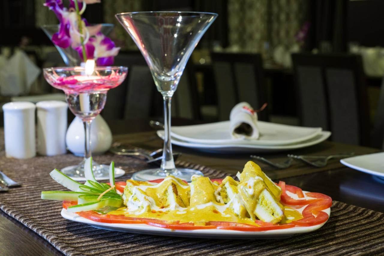 Hotel Central Park Siliguri Ngoại thất bức ảnh