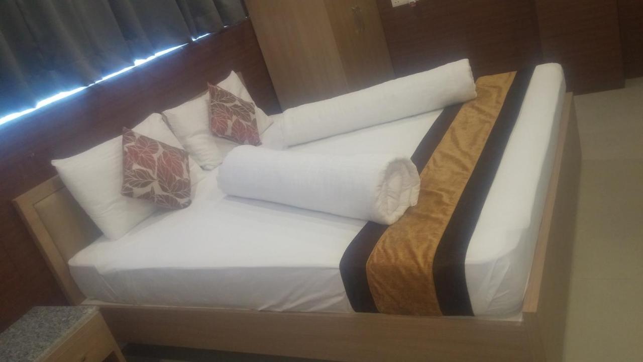Hotel Central Park Siliguri Ngoại thất bức ảnh